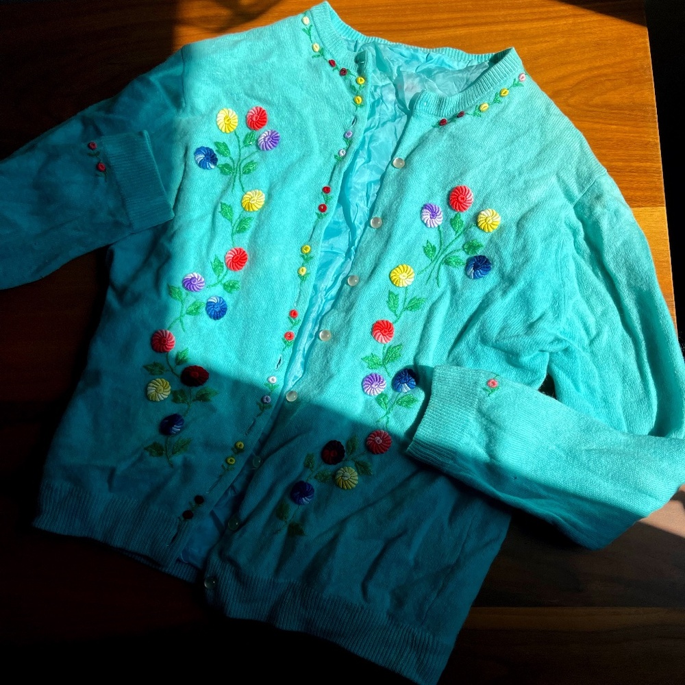 Adorable Vintage Blue Flower Cardigan